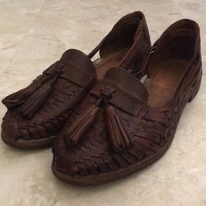 Frye Tasseled Huarache Sandals brown size 7